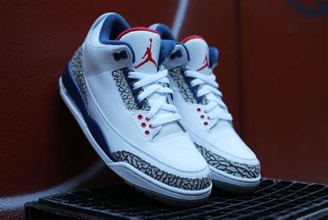 Air Jordan 3 Sneakers .